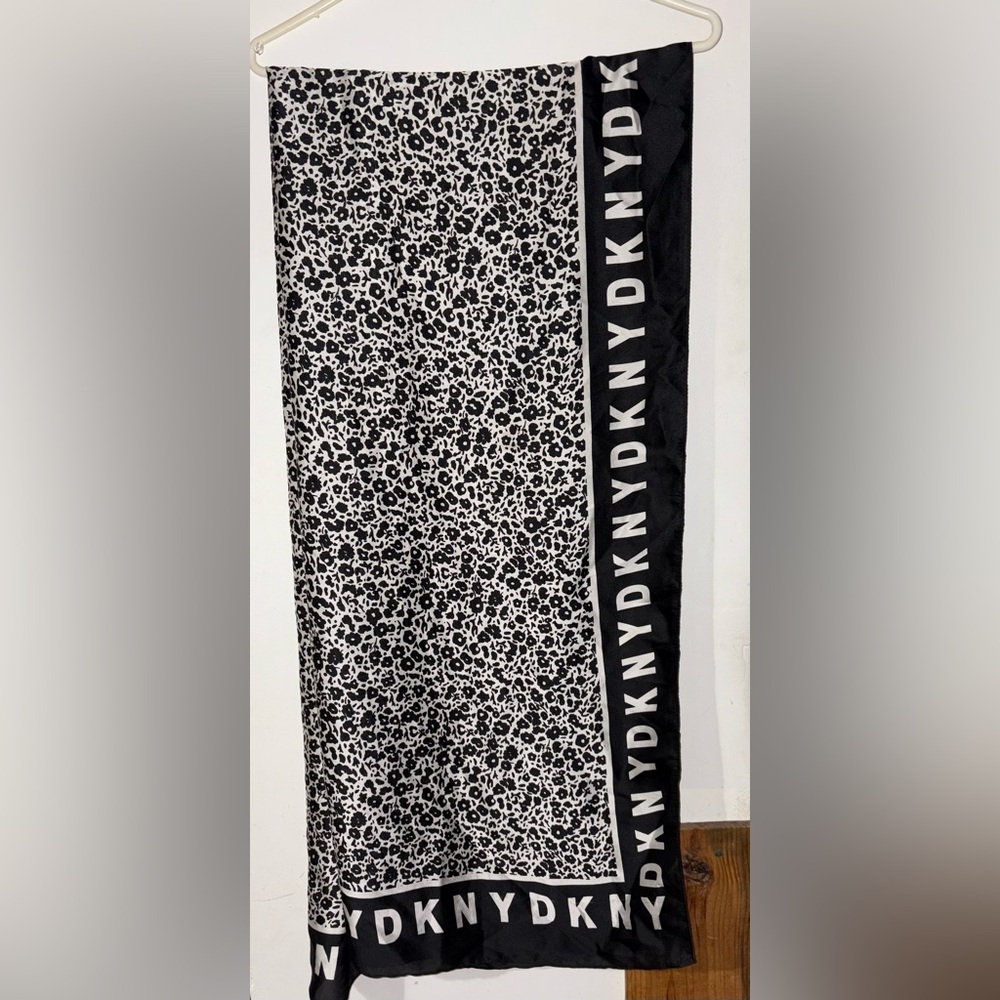 DKNY Monochrome Floral Pencil Skirt